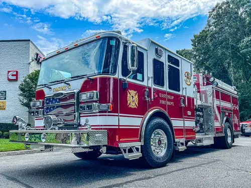 Pierce Enforcer Pumper exterior view, photo 3 of 31