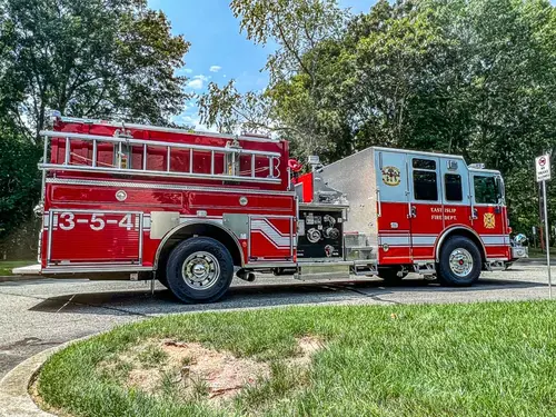Pierce Enforcer Pumper exterior view, photo 8 of 31
