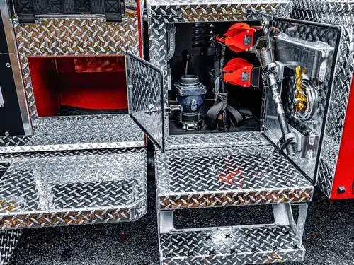 Pierce Enforcer Pumper exterior view, photo 17 of 42