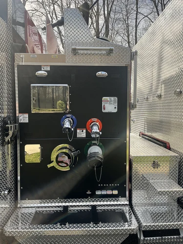 Pierce Enforcer Pumper exterior view, photo 21 of 28