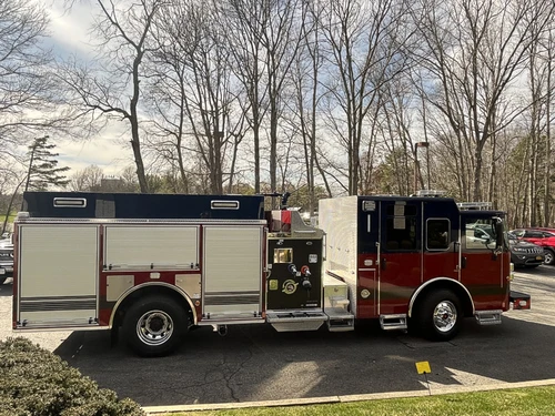 Pierce Enforcer Pumper exterior view, photo 3 of 28