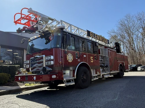 Pierce Saber Aerial exterior view