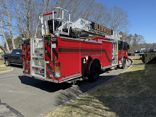 Pierce Saber Aerial exterior view, photo 15 of 37