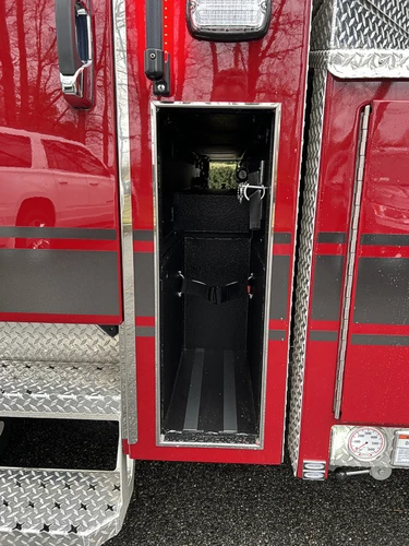 Pierce Velocity Aerial exterior view, photo 17 of 30