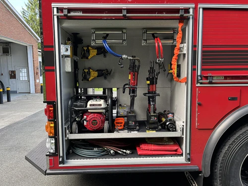Pierce Enforcer Rescue Pumper exterior view, photo 13 of 33