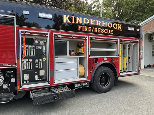 Pierce Enforcer Rescue Pumper exterior view, photo 5 of 33