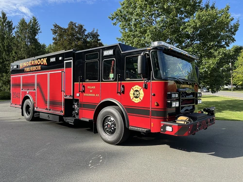 Pierce Enforcer Rescue Pumper exterior view, photo 8 of 33