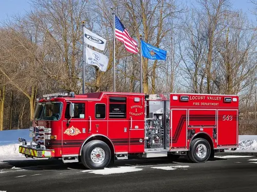 Pierce Arrow Pumper exterior view