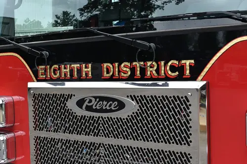 Pierce Saber Pumper exterior view, photo 3 of 29