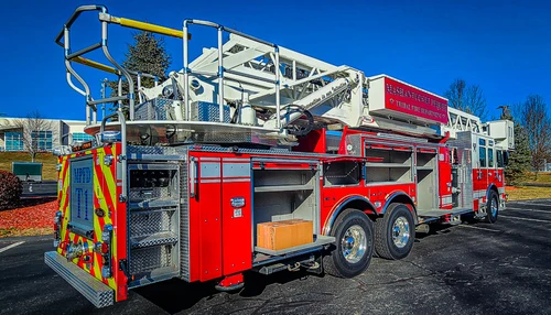 Pierce Enforcer Aerial exterior view, photo 3 of 42