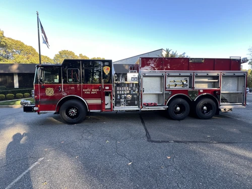 Pierce Enforcer Pumper exterior view