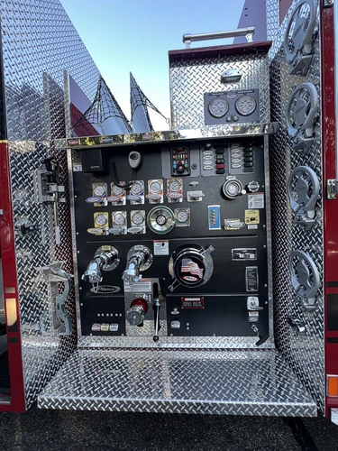 Pierce Enforcer Pumper exterior view, photo 21 of 27