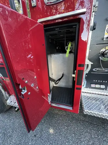 Pierce Enforcer Pumper exterior view, photo 23 of 27
