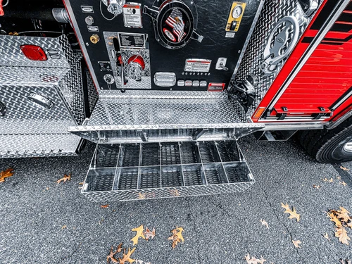 Pierce Freightliner Pumper exterior view, photo 27 of 38