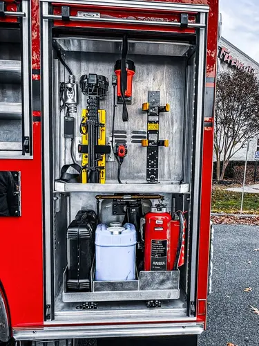 Pierce Freightliner Pumper exterior view, photo 31 of 38