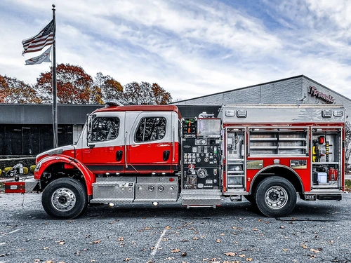 Pierce Freightliner Pumper exterior view, photo 33 of 38