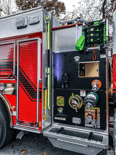 Pierce Freightliner Pumper exterior view, photo 8 of 38