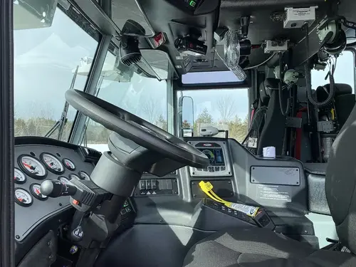 Pierce Dash Pumper exterior view, photo 10 of 34