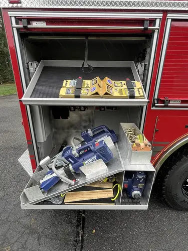 Pierce Enforcer Pumper exterior view, photo 33 of 43