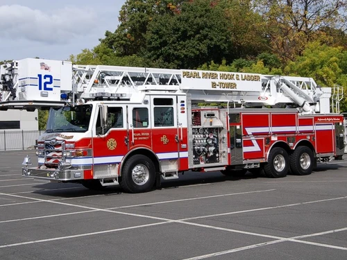 Pierce Velocity Aerial exterior view, photo 3 of 4