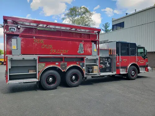 Pierce Velocity exterior view, photo 3 of 34