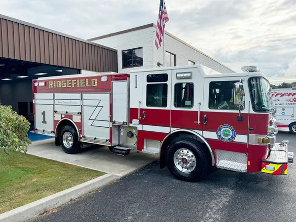 Pierce Enforcer Pumper exterior view
