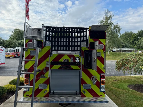 Pierce Enforcer Pumper exterior view, photo 18 of 28