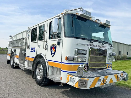 Pierce Saber Pumper exterior view, photo 28 of 32