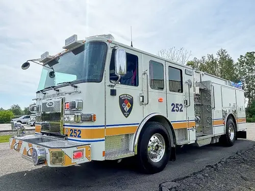 Pierce Saber Pumper exterior view, photo 29 of 32