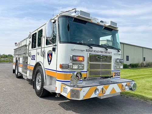 Pierce Saber Pumper exterior view, photo 32 of 32