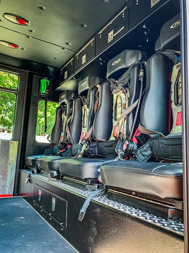 Pierce Enforcer Pumper exterior view, photo 3 of 34