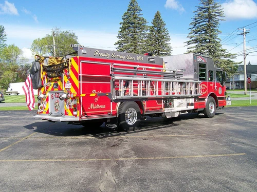 Pierce Pumper exterior view, photo 2 of 28
