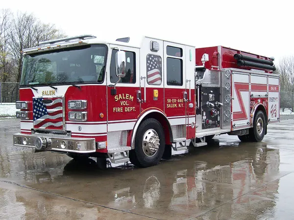 Pierce Saber Pumper exterior view