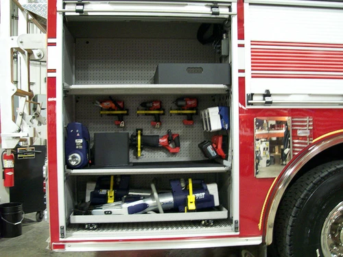 Pierce Saber Pumper exterior view, photo 21 of 29
