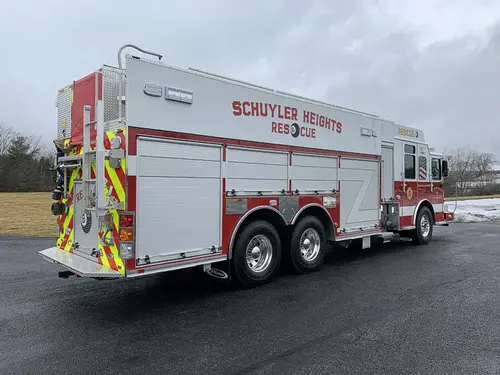 Pierce Enforcer Rescue Pumper exterior view, photo 2 of 56