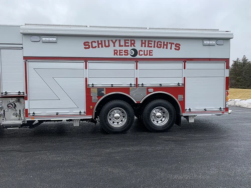 Pierce Enforcer Rescue Pumper exterior view, photo 8 of 56
