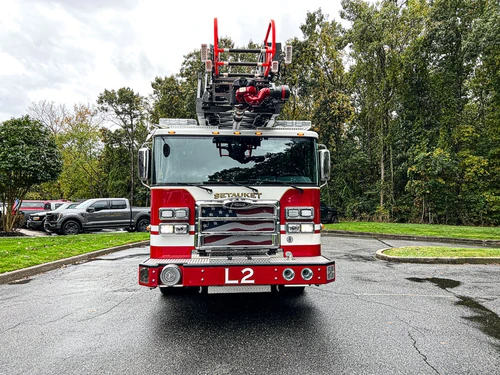 Pierce Enforcer Aerial exterior view, photo 3 of 46