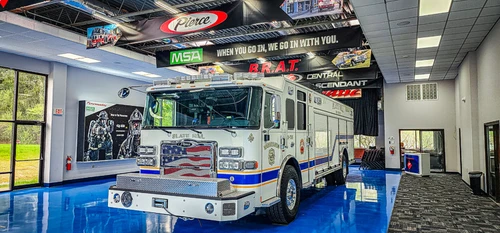 Pierce Enforcer Pumper exterior view, photo 2 of 80