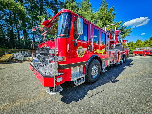 Pierce Enforcer Aerial exterior view, photo 5 of 59