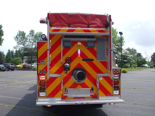 Suffield FD, CT - Pierce Arrow Tanker Delivery