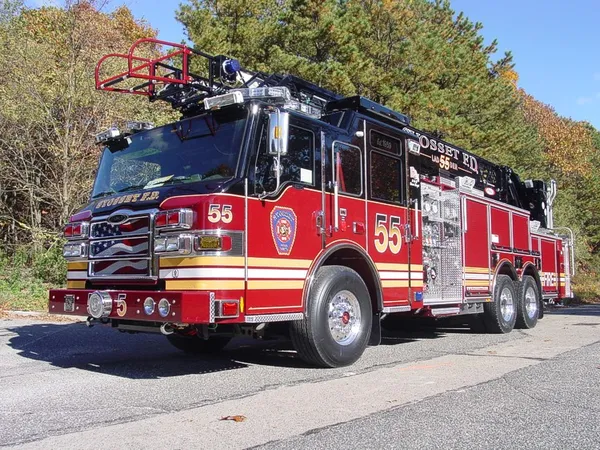Pierce Velocity Aerial exterior view
