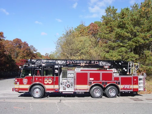 Pierce Velocity Aerial exterior view, photo 2 of 3
