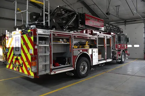 Pierce Enforcer Aerial exterior view, photo 2 of 55
