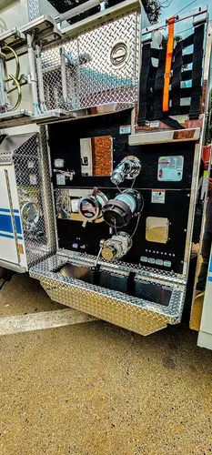 Pierce Enforcer Pumper exterior view, photo 34 of 57