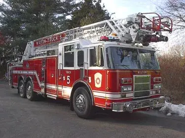 Pierce Dash Aerial exterior view