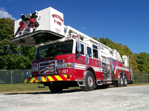 Pierce Velocity Aerial exterior view