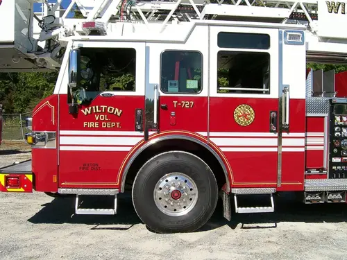 Pierce Velocity Aerial exterior view, photo 3 of 71