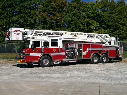 Pierce Velocity Aerial exterior view, photo 4 of 71