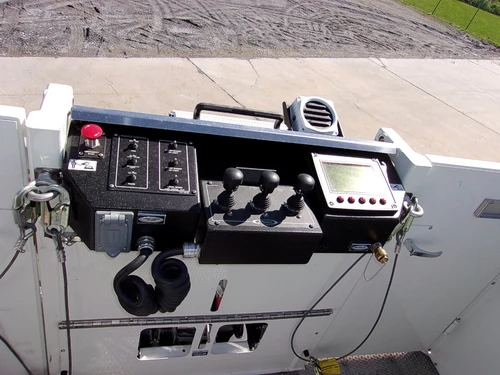 Pierce Velocity Aerial exterior view, photo 56 of 71