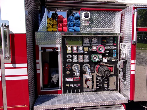 Pierce Velocity Aerial exterior view, photo 7 of 71